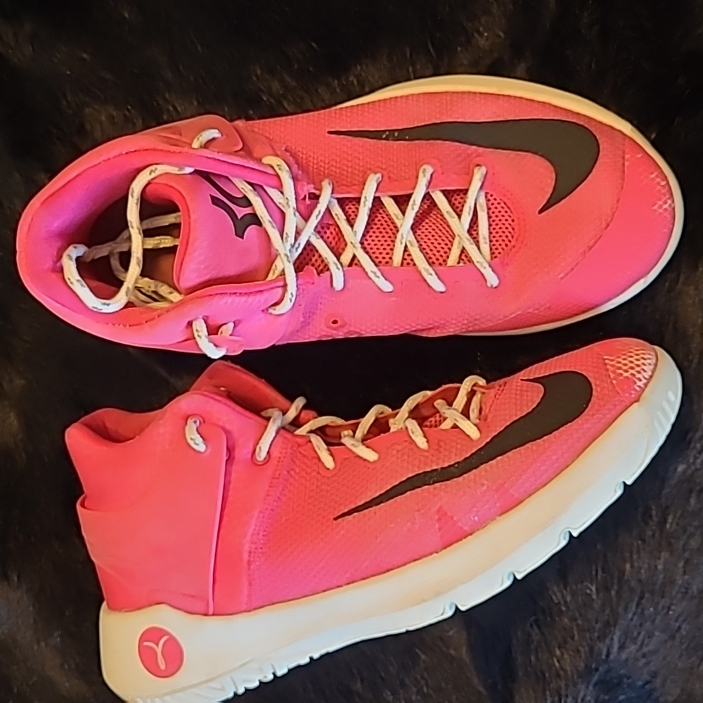 Nike KD Basketball Shoes Pink Size 7 Y or 8 W